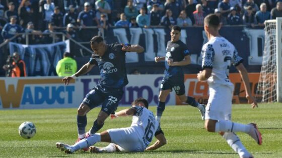 Villa, imparable para la defensa roja.